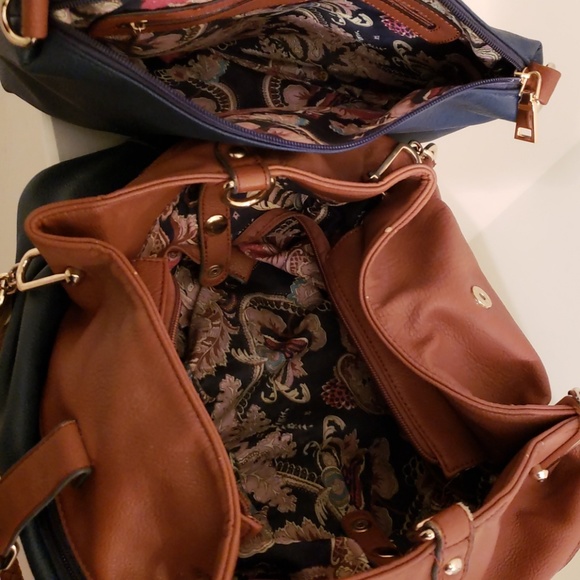 Black Rivet Purse - Picture 3 of 3